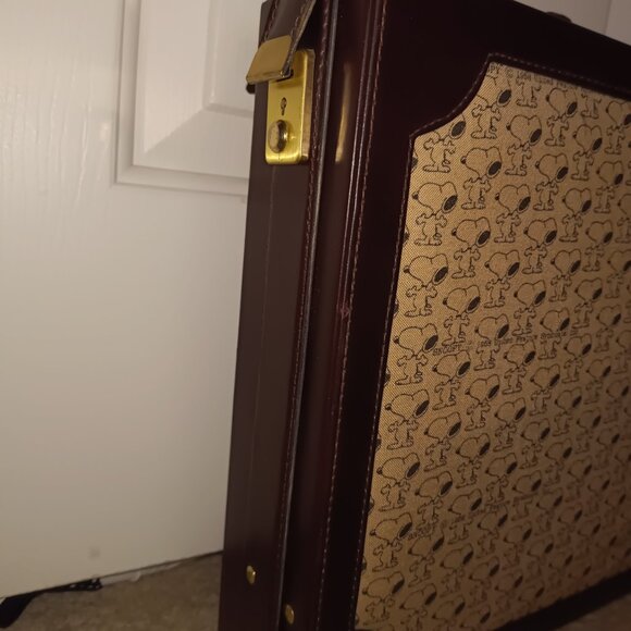 Snoopy Vintage Leather Attache (Briefcase) With Locks and Keys - RARE! - Picture 5 of 10